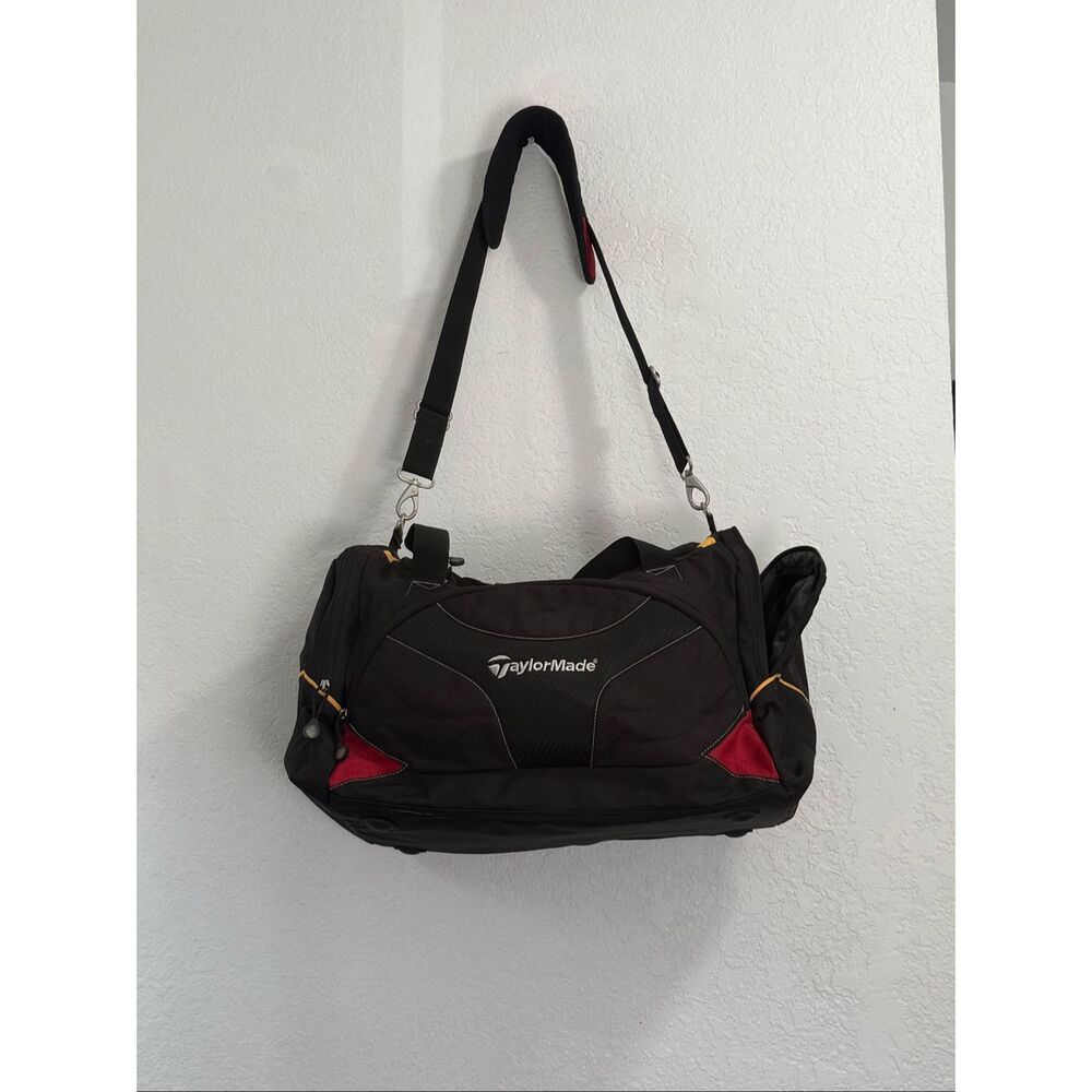 TaylorMade Medium Duffle Bag 20"x11"x10" Detachable Shoulder Strap golf